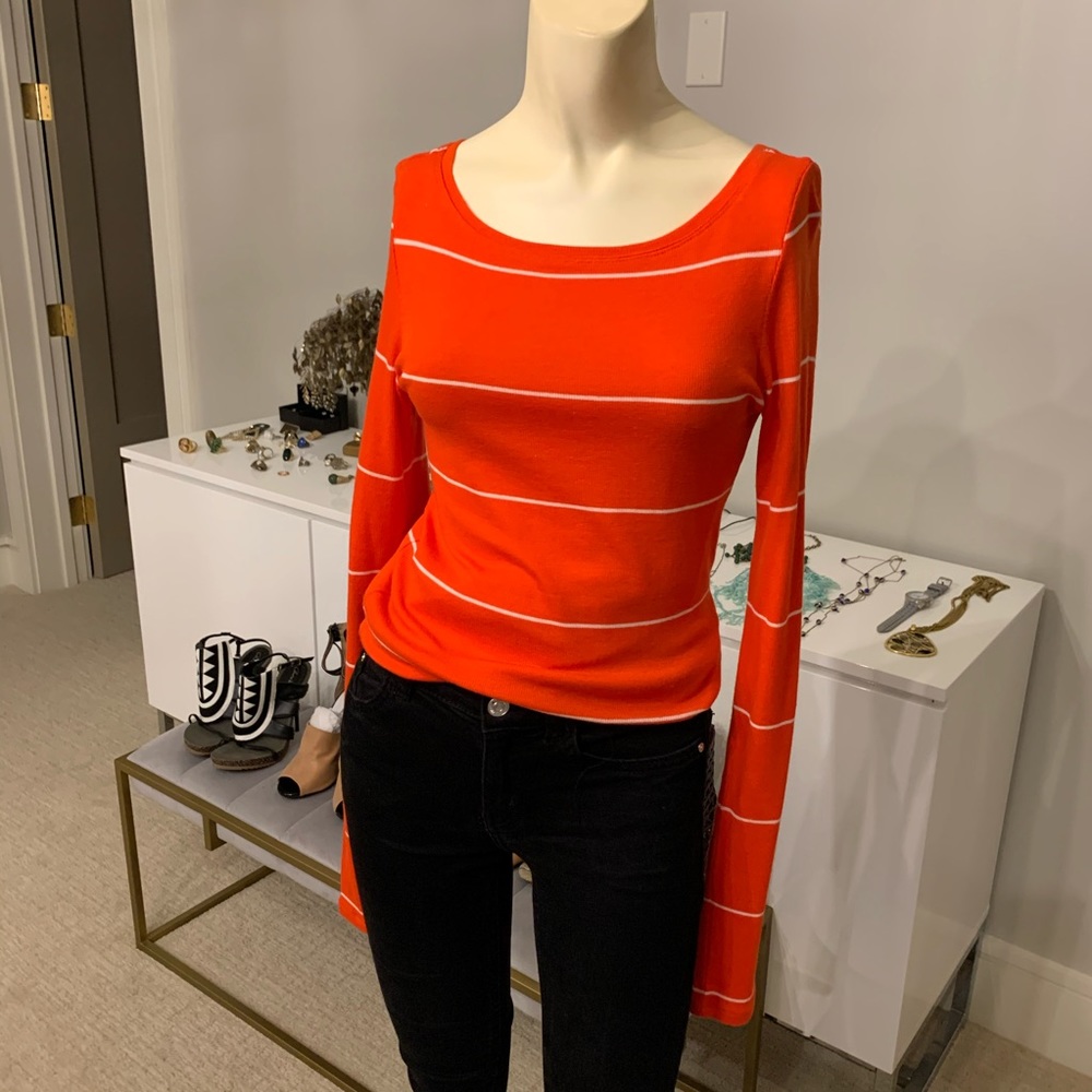 New BCBG Max Azria knit long sleeve top Medium